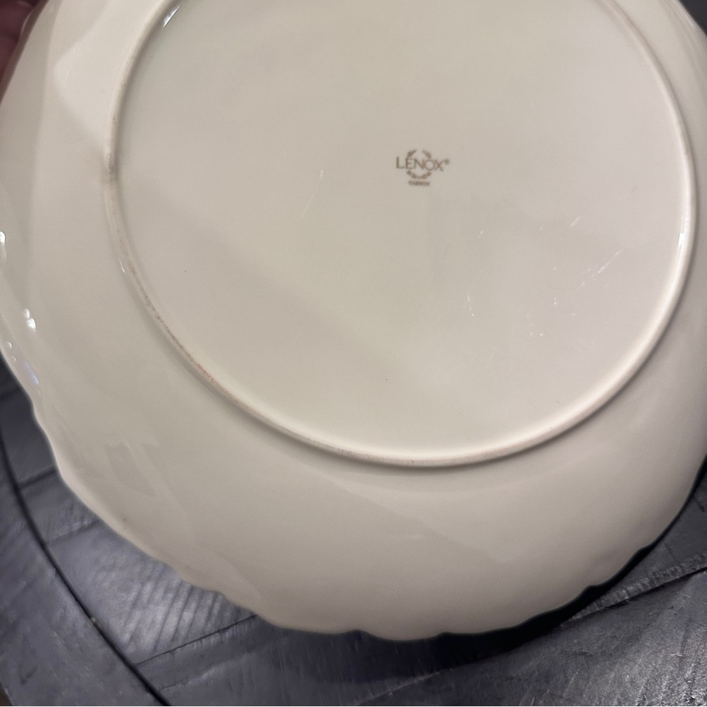 Lenox Ceramic Halloween Jack-O-Lantern Plate with Gold and Cream Accents - Picture 15 of 16